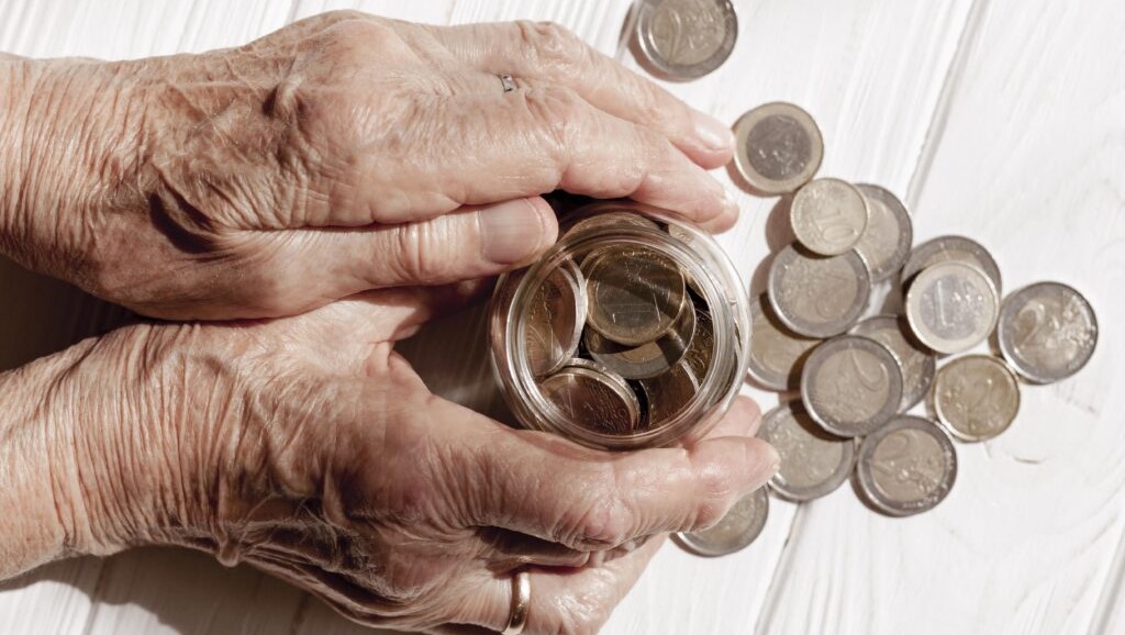 Qeveria miraton bonusin e fundvitit për pensionistët